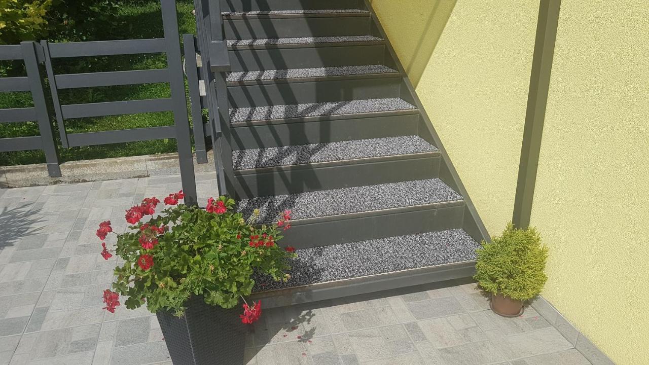 Apartmani Ksenija Krapinske Toplice Exterior photo